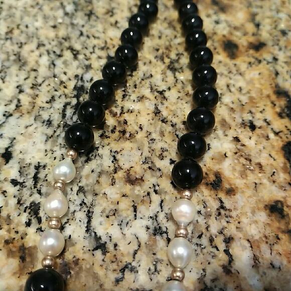 Onyx Pearl 14K Gold Fine Jewelry Beaded Heart Necklace - Picture 5 of 8